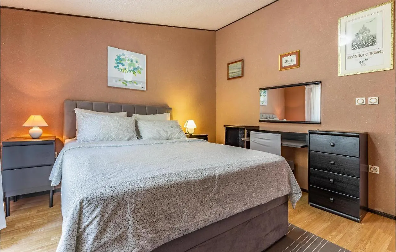 Cozy Home In Medulin With Kitchen